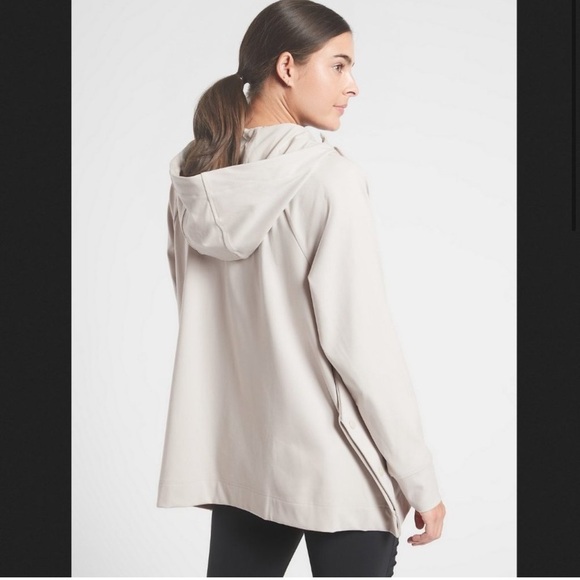 ATHLETA ABALONE GRAY GLACIER HANDKERCHIEF PONCHO small - Picture 2 of 14